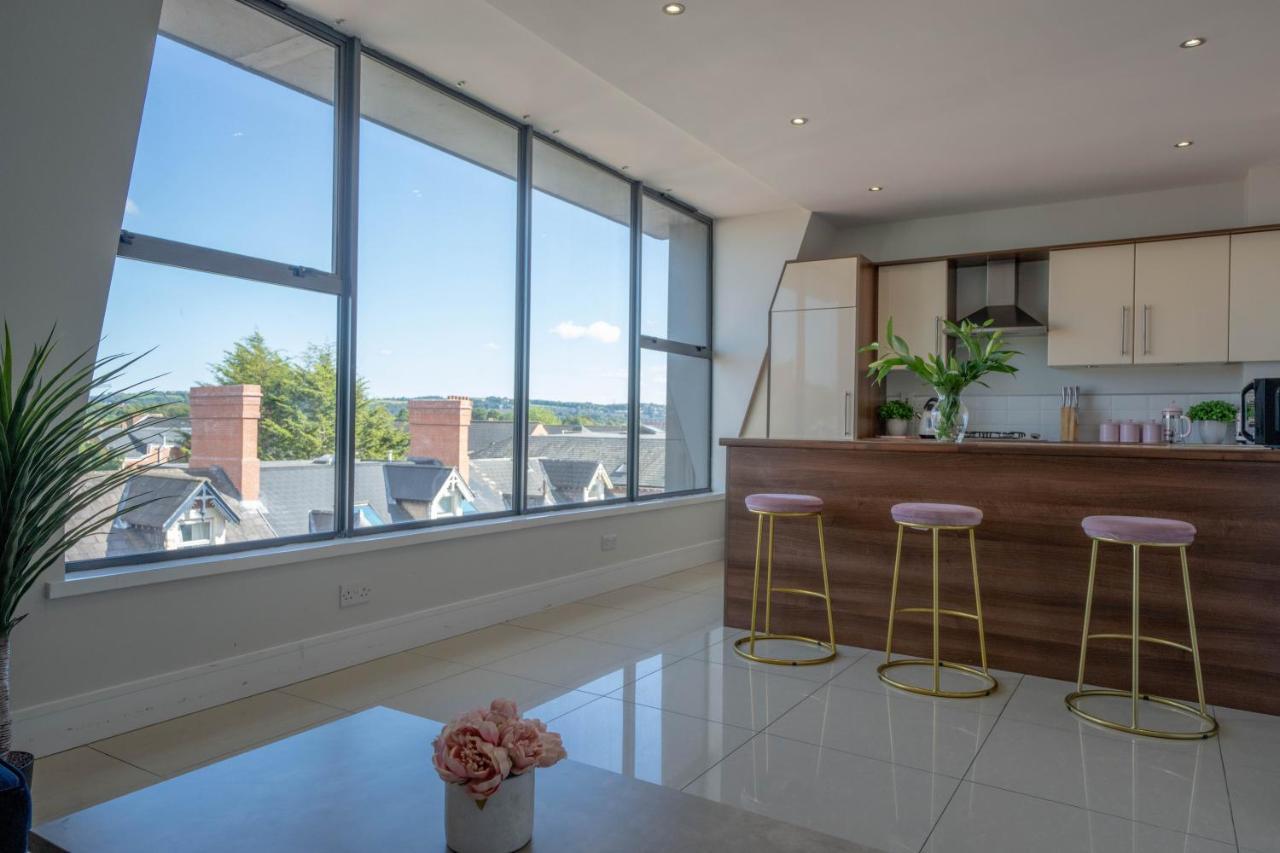 Rooftop Apartment At Queens Beautiful Views Belfast Buitenkant foto