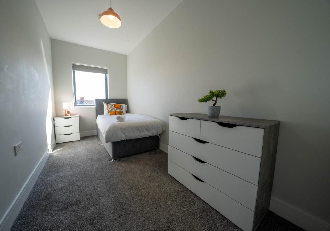 Rooftop Apartment At Queens Beautiful Views Belfast Buitenkant foto